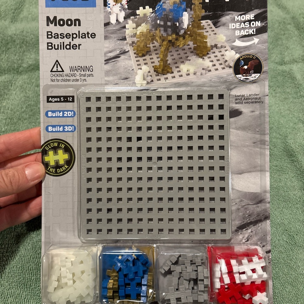 Moon Baseplate Builder Set - Gray, Red, Blue, White